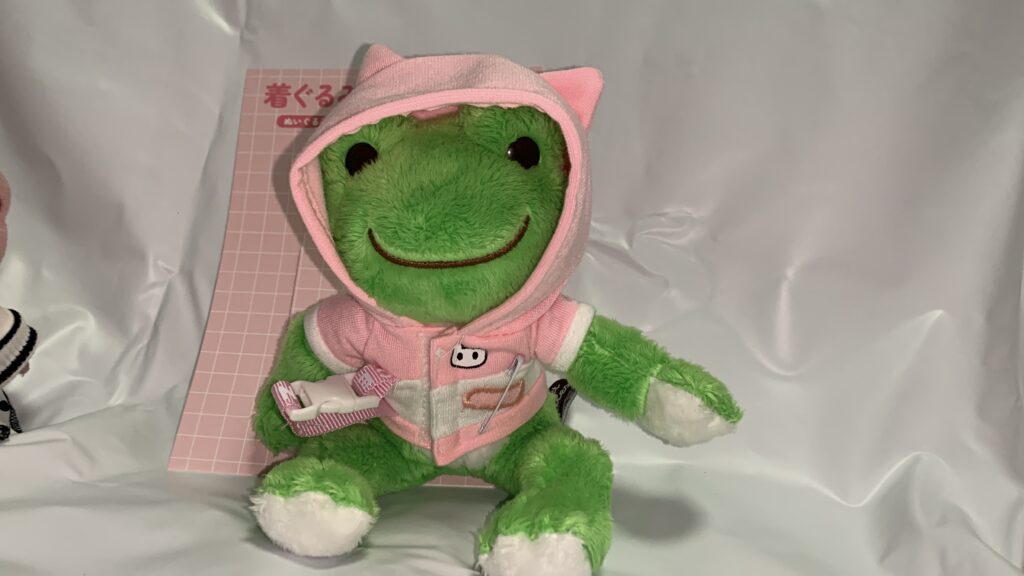 ピンクパーカー ポケットピクルス 着用 頭部フィット サンキューマート