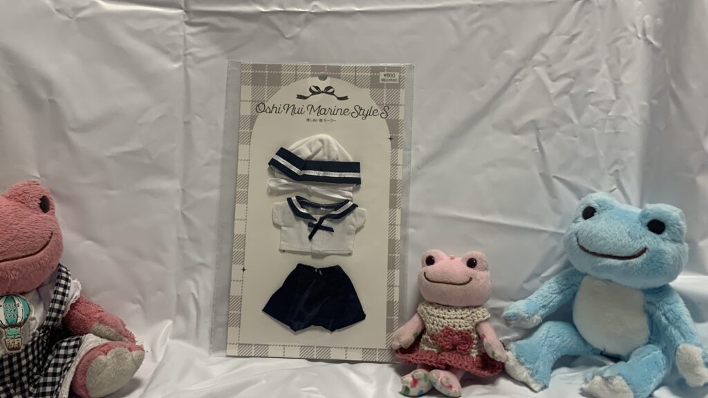 推しぬい服セーラーS パッケージ 3COINS ¥880 白セーラー 帽子 紺ショートパンツ