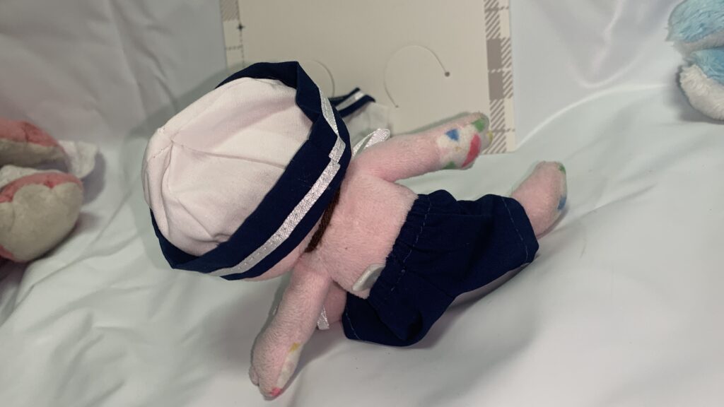 推しぬい服セーラーS かえるのピクルス 帽子 ズボン着用 正面