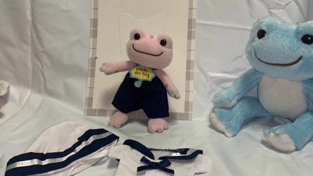 推しぬい服セーラーM かえるのピクルス ズボン着用 胸元まで
