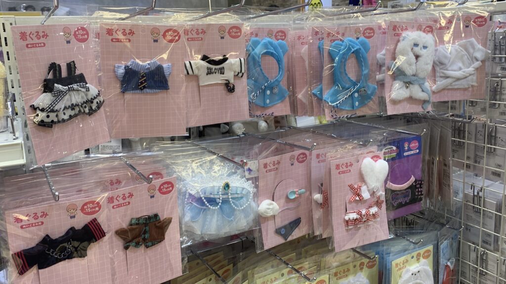 サンキューマートのぬい活アイテムコーナー ネクタイシャツ BELOVEDシャツ ポンチョ THANKYOUMART