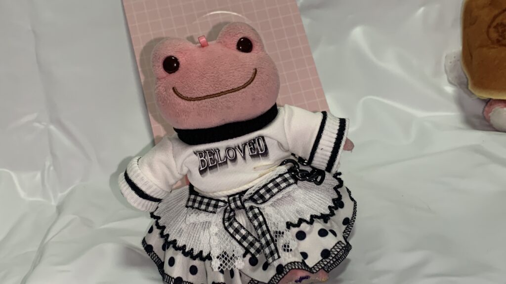 白リボンビスチェ&times;BELOVEDシャツ モノクロコーデ かえるのピクルス サンキューマート