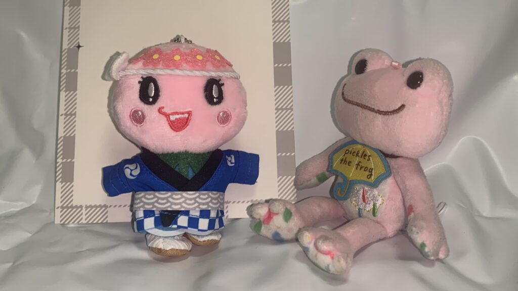 あかいわモモちゃんに法被Sを着せた様子(ぴったりフィット)