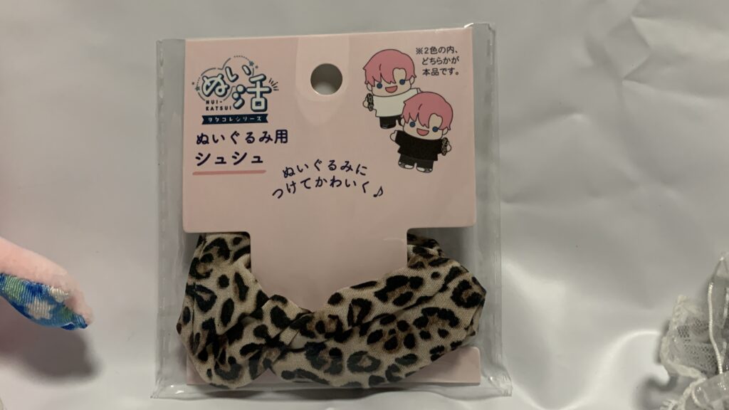 セリア 平成ギャルシリーズ シュシュ レオパード柄の商品パッケージ