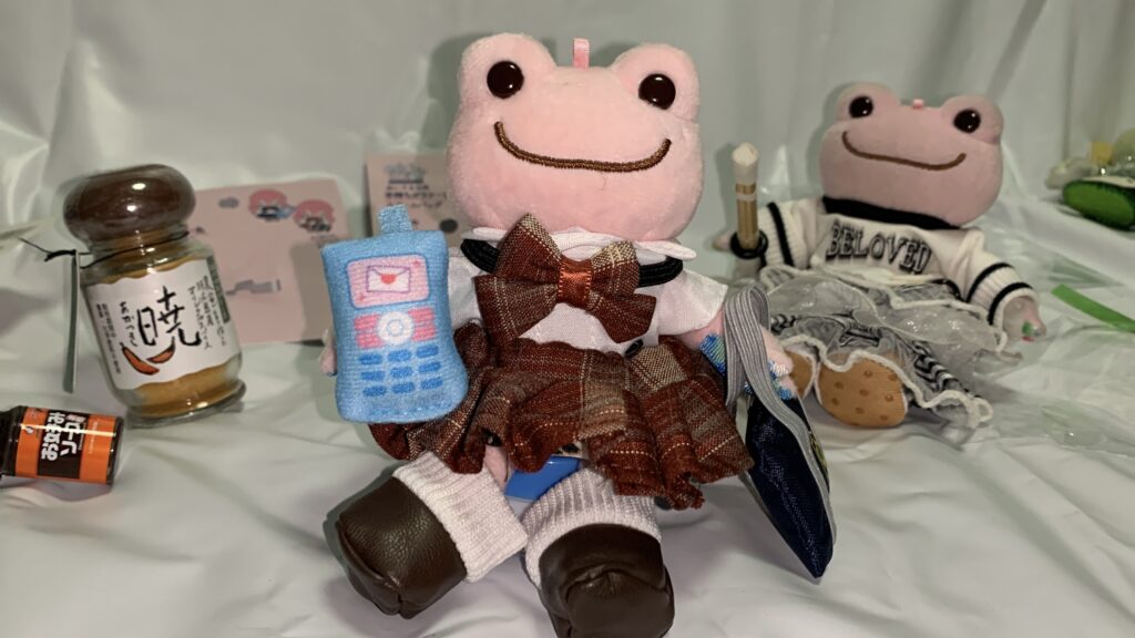 かえるのピクルスが平成ギャルシリーズを着こなしたまとめ写真