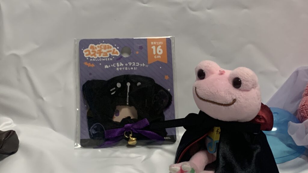 セリアのぬいぐるみ用ハロウィンコスチューム ねこ鈴付きのパッケージ写真