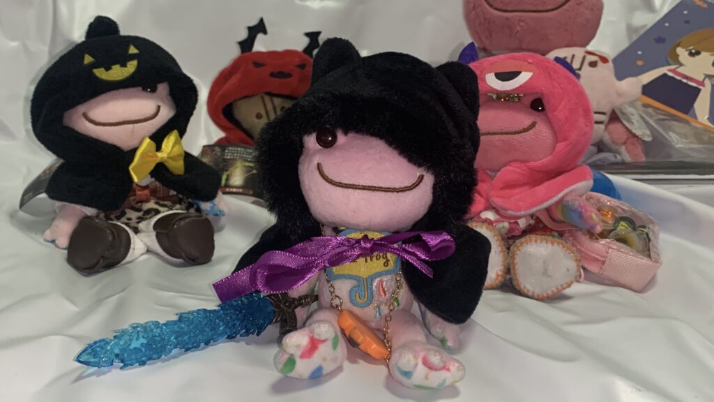 剣を持ったピカソのぬいぐるみ写真